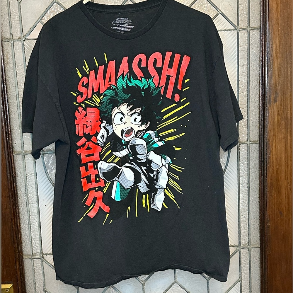 Smash Graphic Manga Tee Size XL